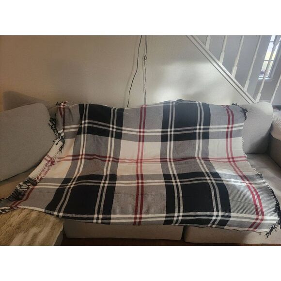 Williams Sonoma Home Fringe Flannel Throw Blanket Gray & Black 50in x 70in - Picture 1 of 3